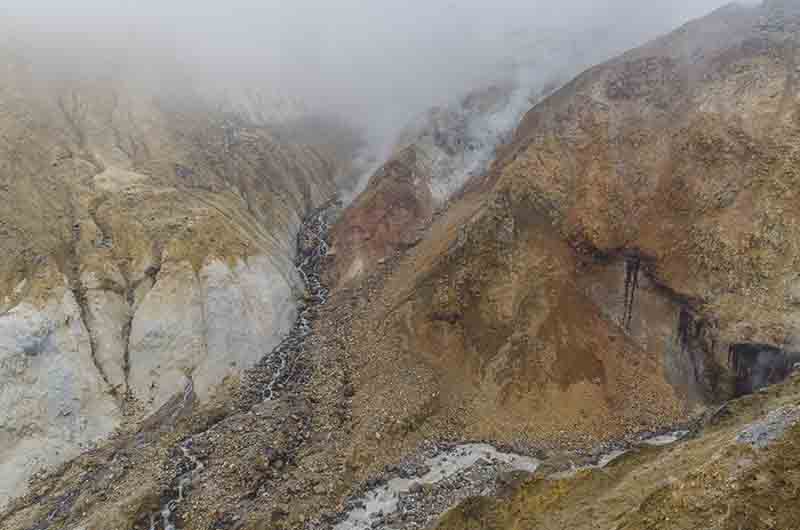 64 - Rusia - Kamchatka - volcan Mutnovsky - interior